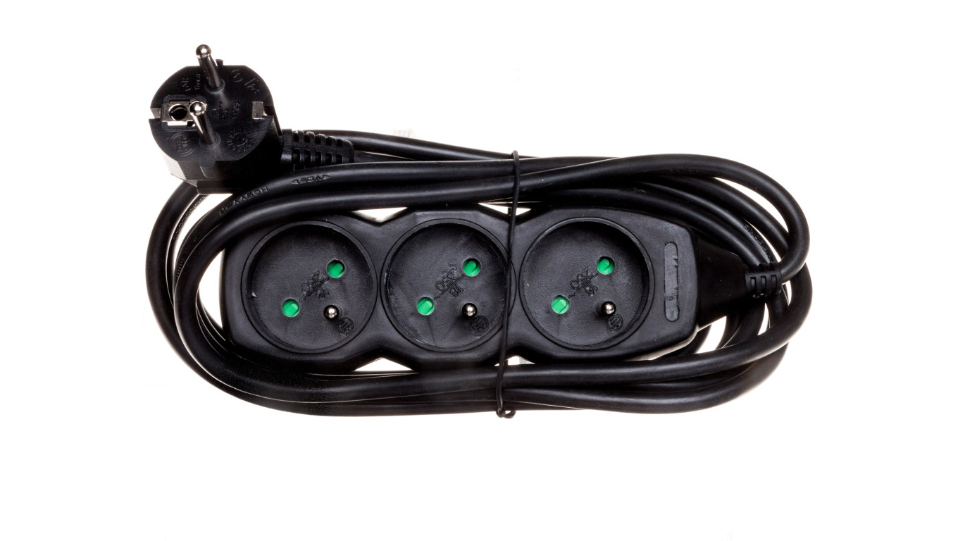 Przedłużacz 3-gniazda z/u 3m /H05VV-F 3G1/ czarny PC0313