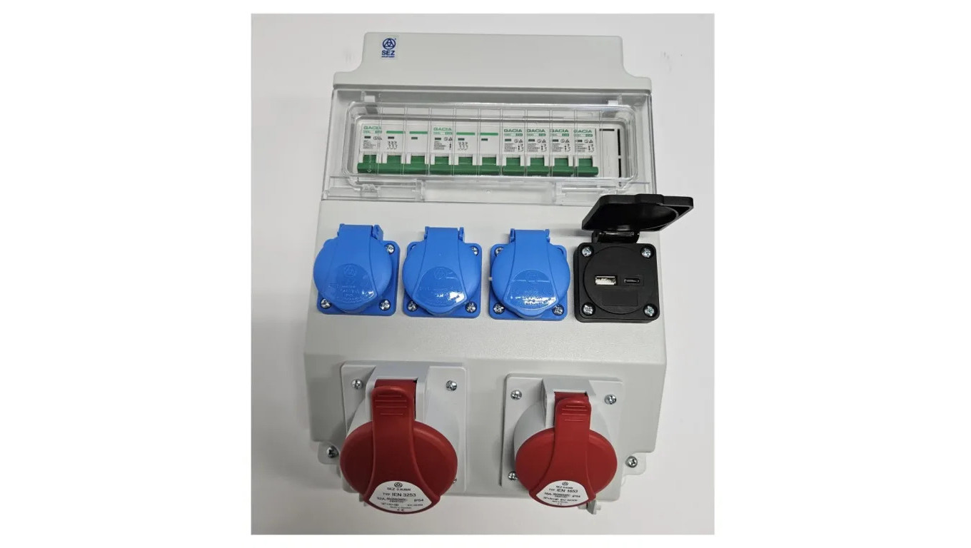 Rozdzielnica elektryczna CEE 32A 16A 230V USB z bezpiecznikami FI / 97V-6