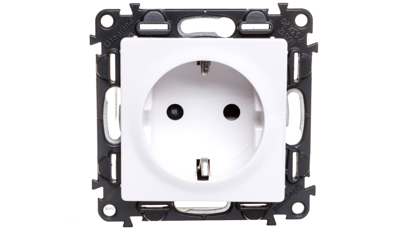 VALENA LIFE gniazdo 2 P+Z z przesłoną, białe 16 A – 250 V, 753120
