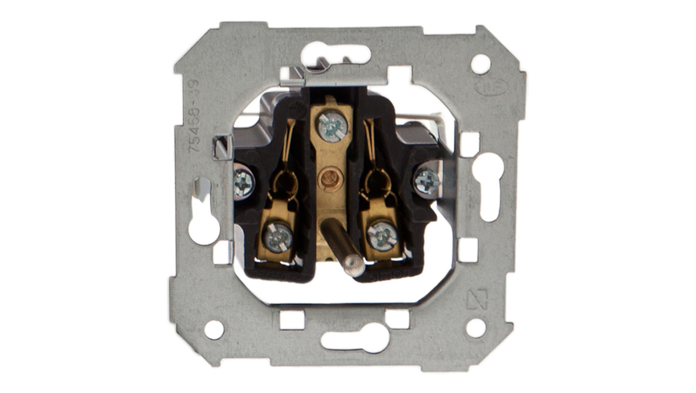 Simon 82 Gniazdo pojedyncze z/u 16A mechanizm 75458-39 TSI-75458-39